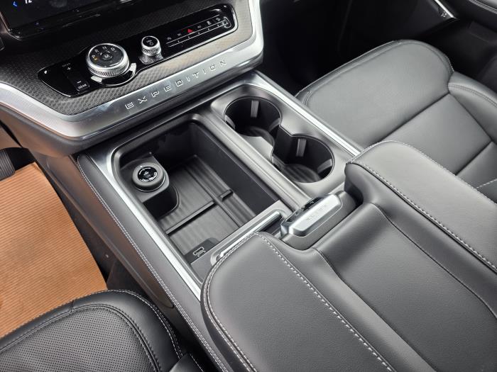 2026 Ford Expedition-18