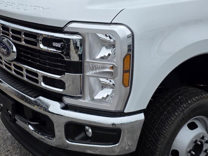 2025 Ford F-350-21