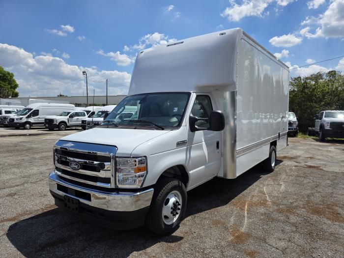 2027 Ford E-450-0