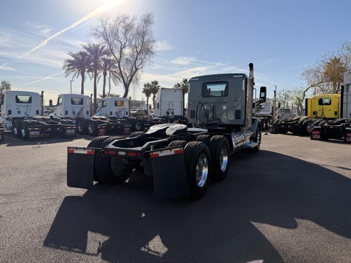 2021 Peterbilt 579-4