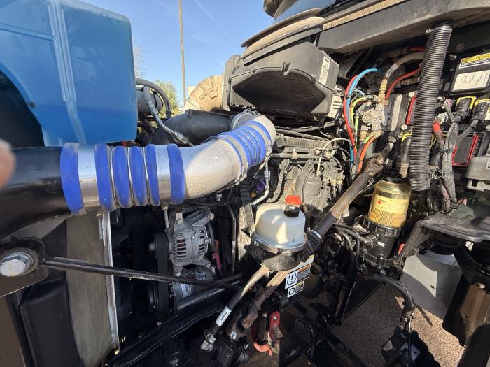 2021 Peterbilt 579-8