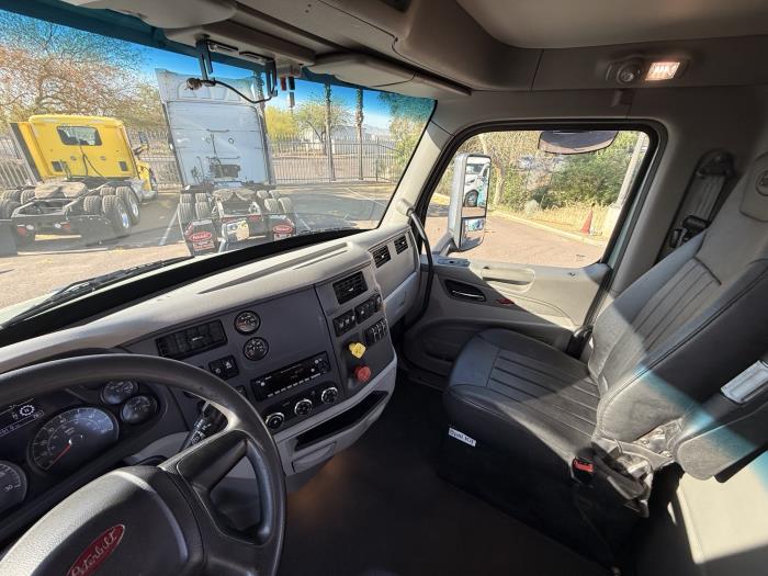 2021 Peterbilt 579-10