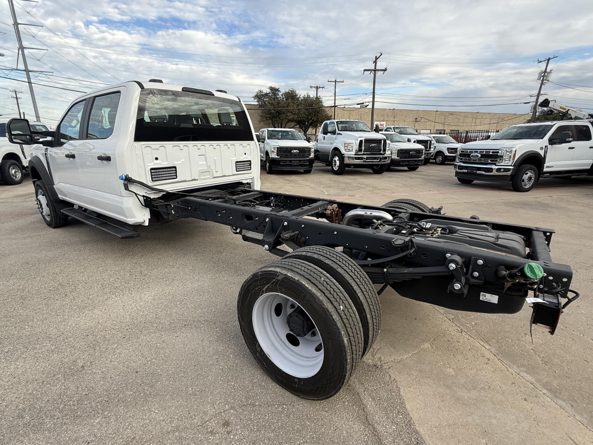 New 2026 Ford F-550 - photo 6