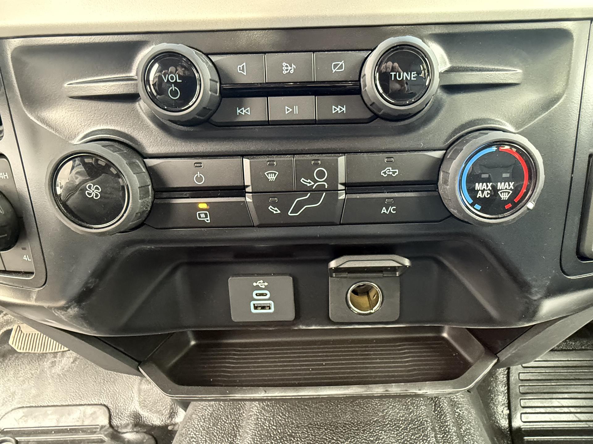 New 2026 Ford F-550 - photo 17