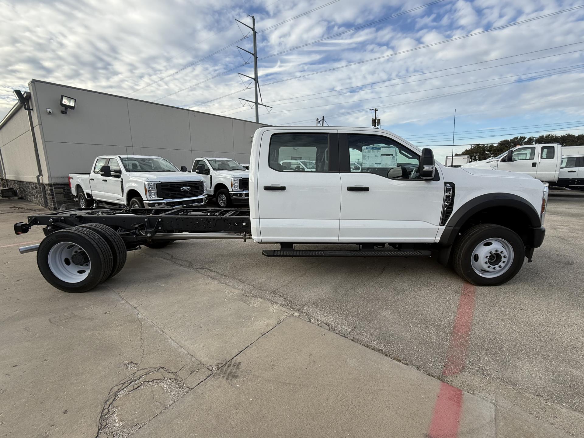 New 2026 Ford F-550 - photo 7