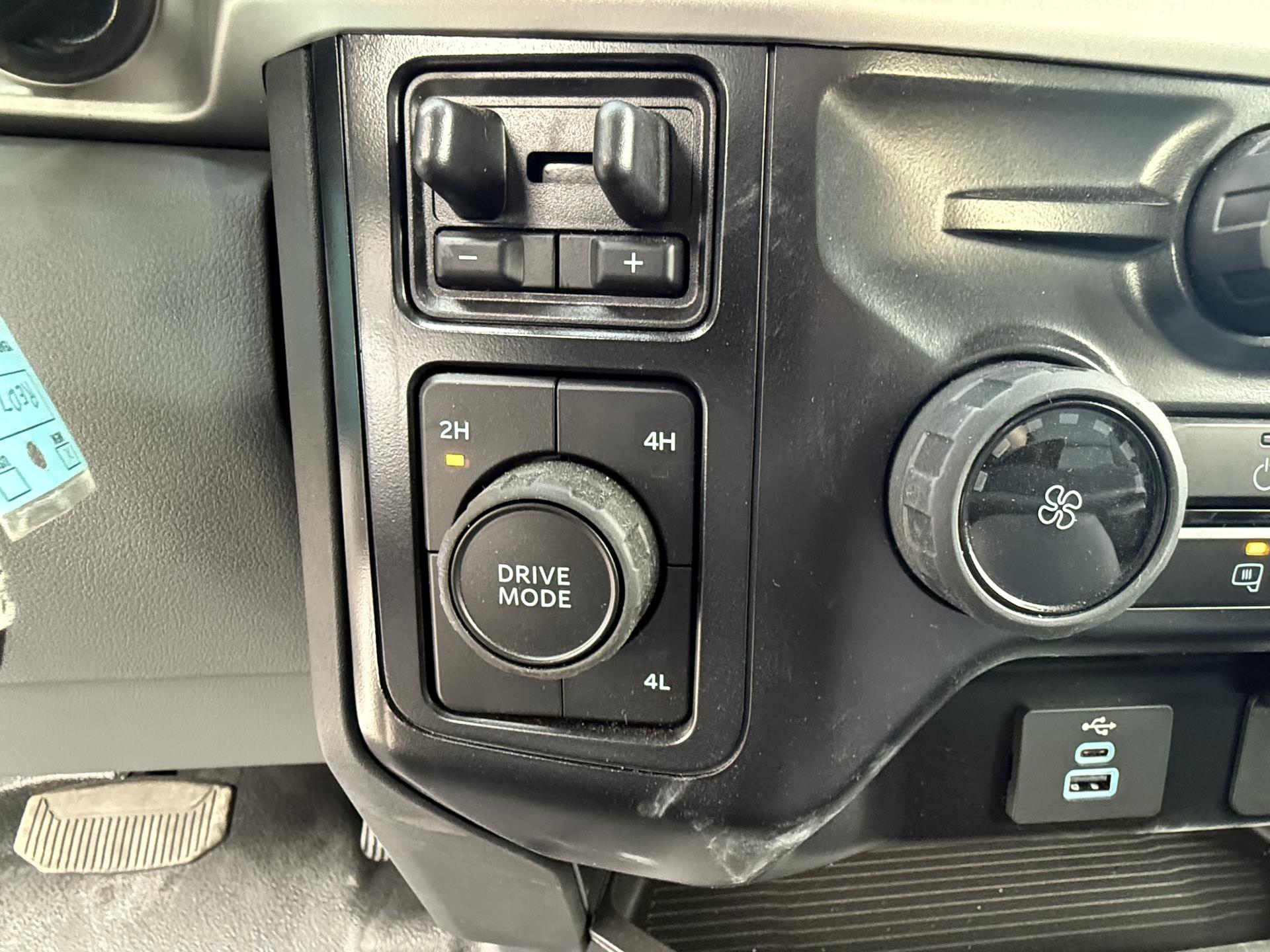 New 2026 Ford F-550 - photo 17