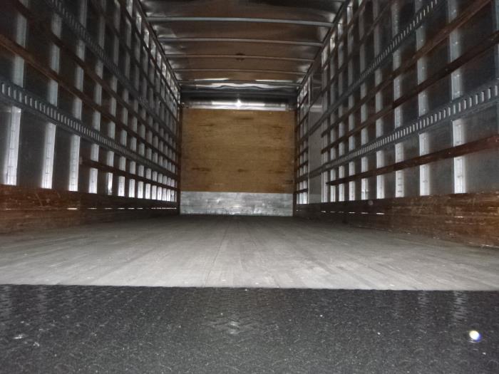 2020 Peterbilt 337-8