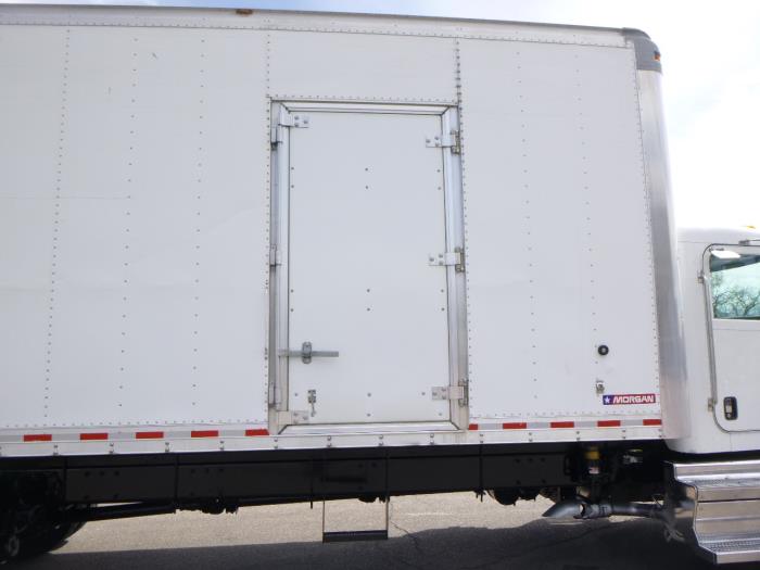 2020 Peterbilt 337-11