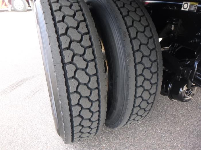 2020 Peterbilt 337-12