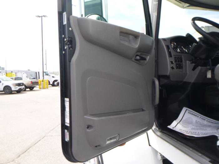 2020 Peterbilt 337-16