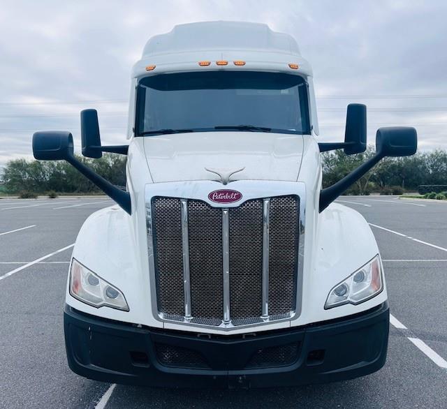 2021 Peterbilt 579-1