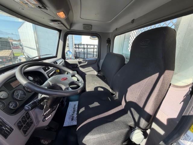 2020 Peterbilt 337-6