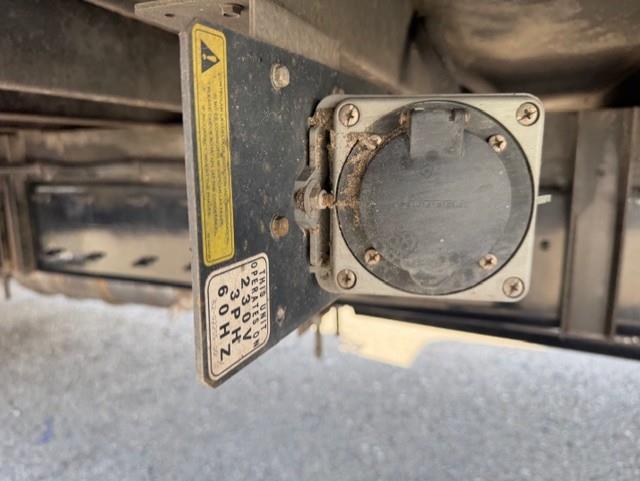 2018 Peterbilt 325-9