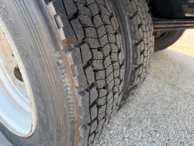 2018 Peterbilt 325-17