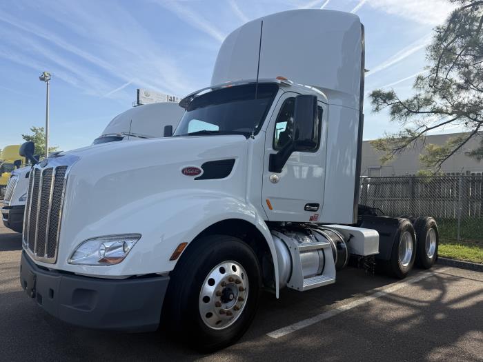 2021 Peterbilt 579-3