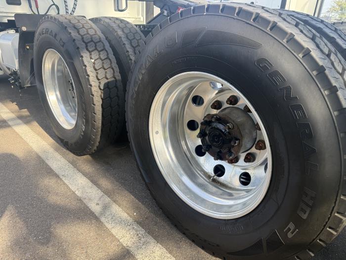 2021 Peterbilt 579-13