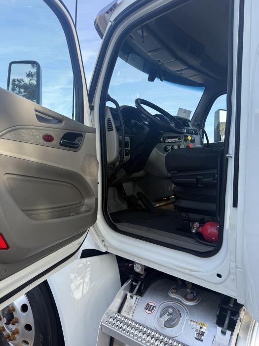 2021 Peterbilt 579-18