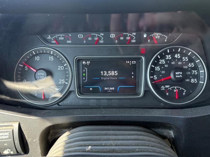 2022 International LT625-1