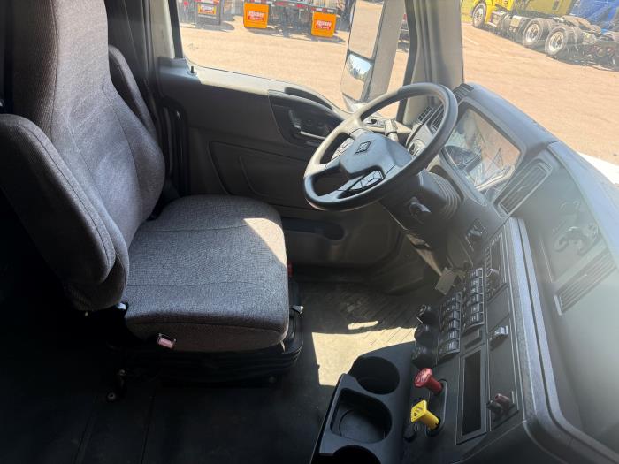 2022 International LT625-3