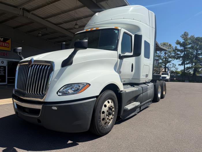 2022 International LT625-0