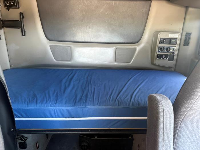 2022 International LT625-6