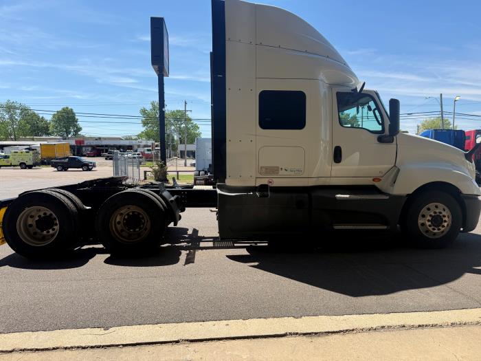 2022 International LT625-11