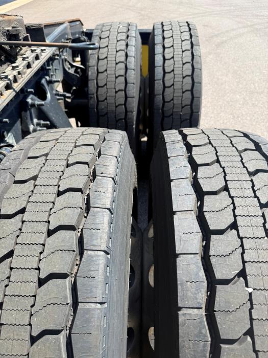 2022 International LT625-18