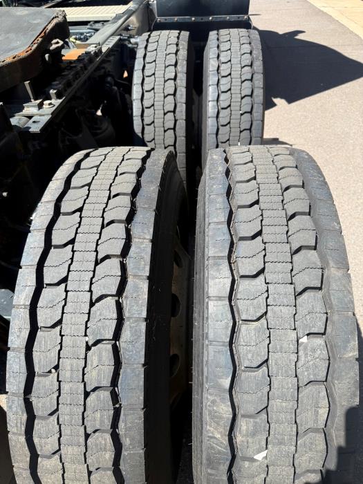 2022 International LT625-19