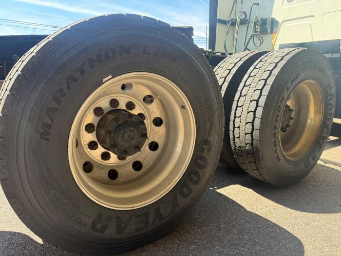 2022 International LT625-20