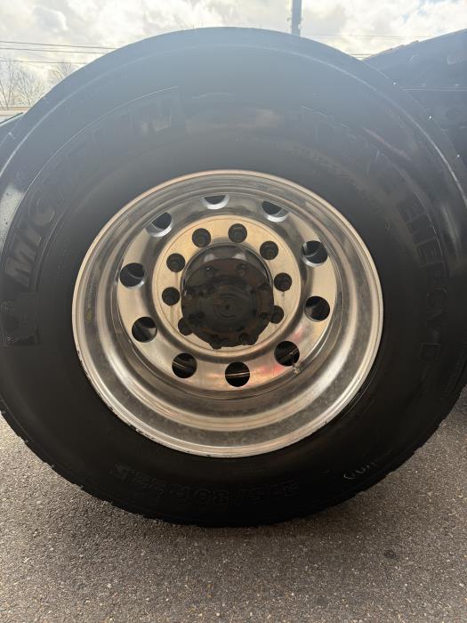 2022 Peterbilt 579-8