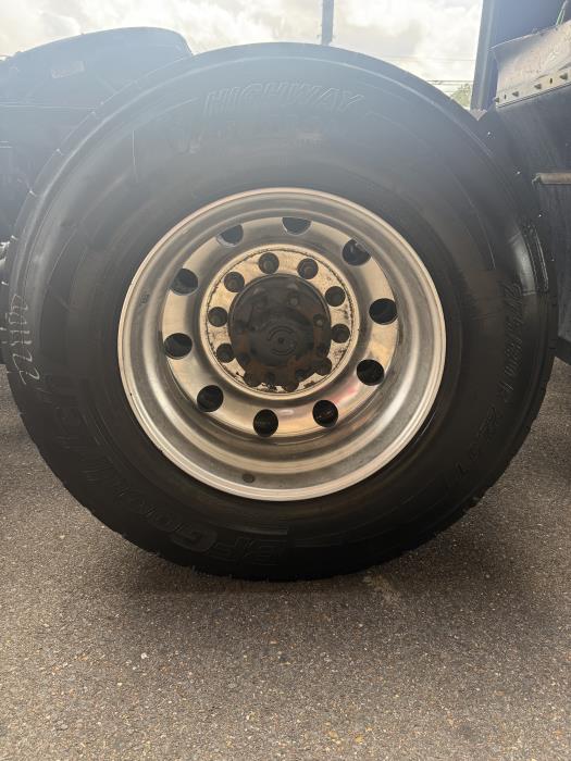 2022 Peterbilt 579-9