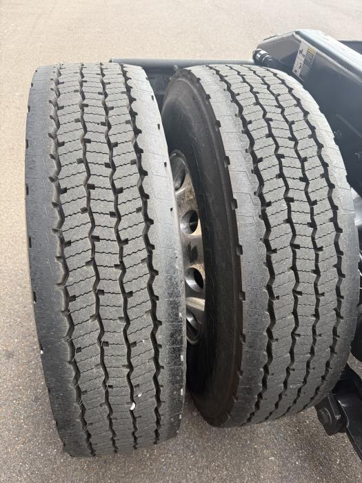 2022 Peterbilt 579-10