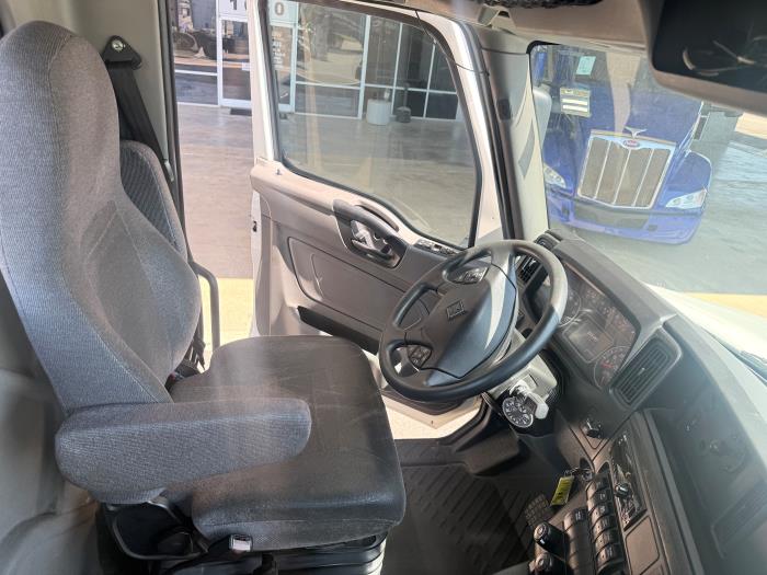 2020 International LT625-4