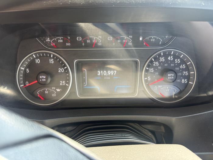 2020 International LT625-8