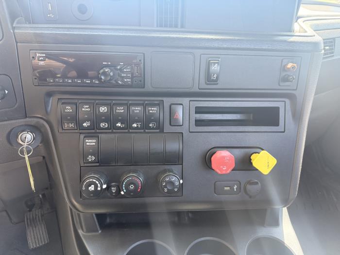 2020 International LT625-9