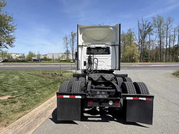 2022 International LT625-5