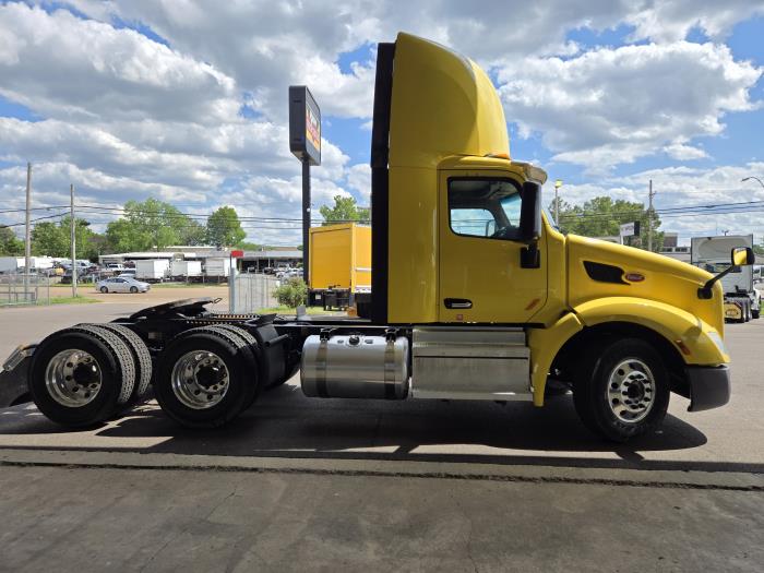 2021 Peterbilt 579-4
