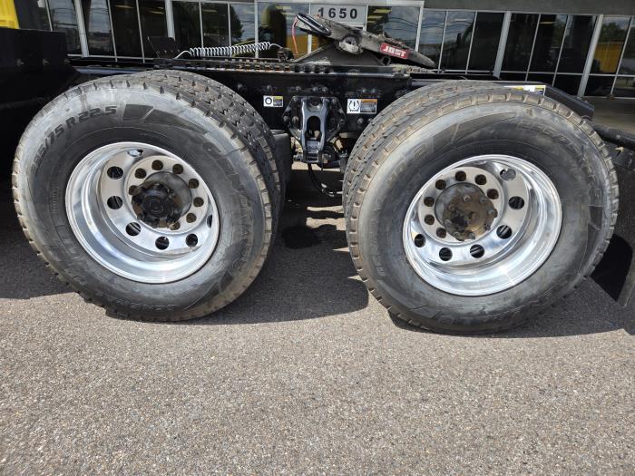 2021 Peterbilt 579-10