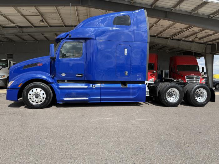 2022 Peterbilt 579-13