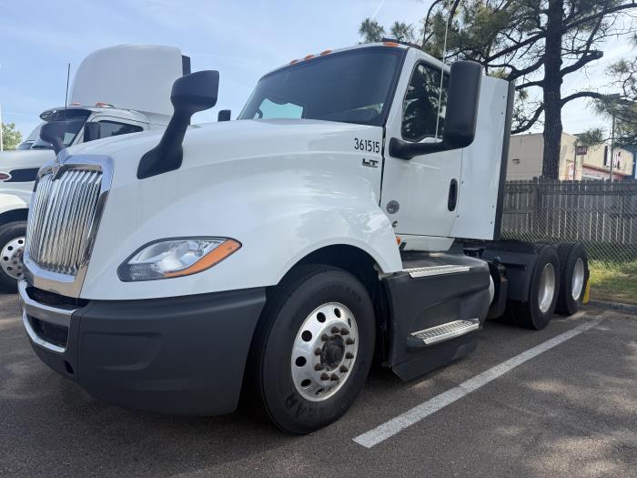 2021 International LT625-0