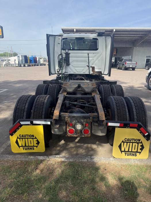 2021 International LT625-4