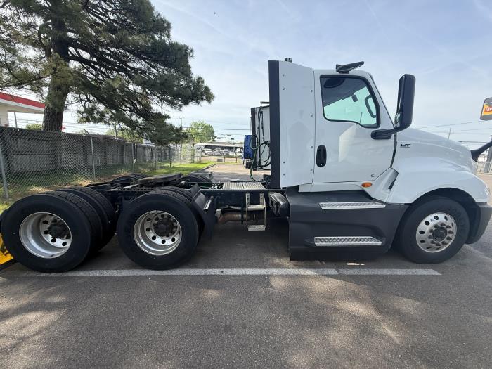 2021 International LT625-6