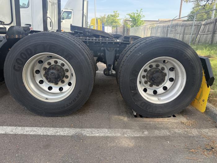 2021 International LT625-11