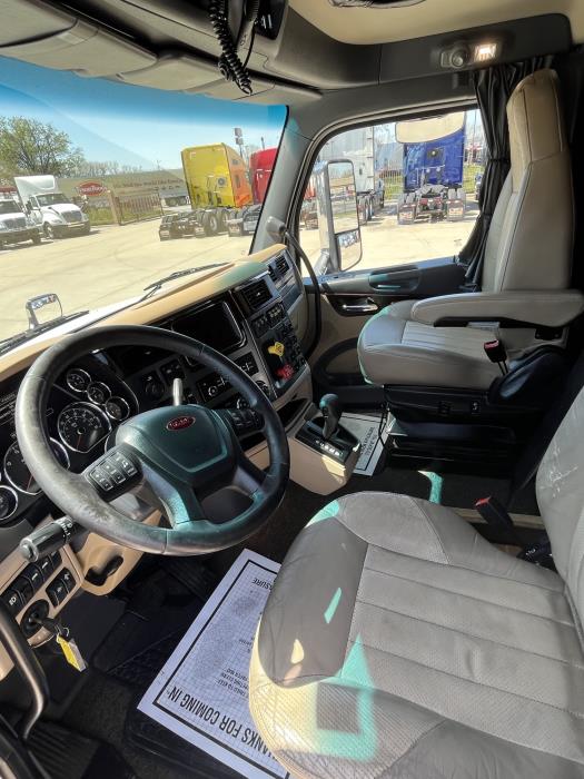 2015 Peterbilt 579-12