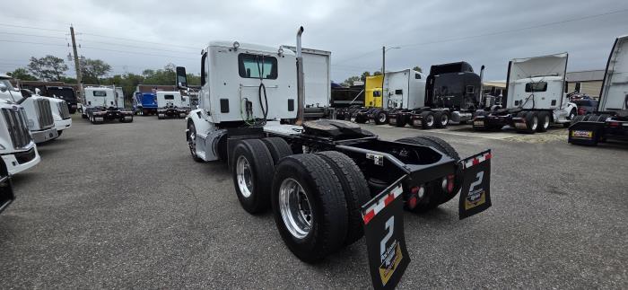 2023 Peterbilt 567-2