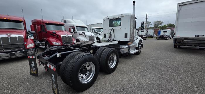 2023 Peterbilt 567-4