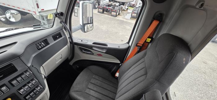 2023 Peterbilt 567-10