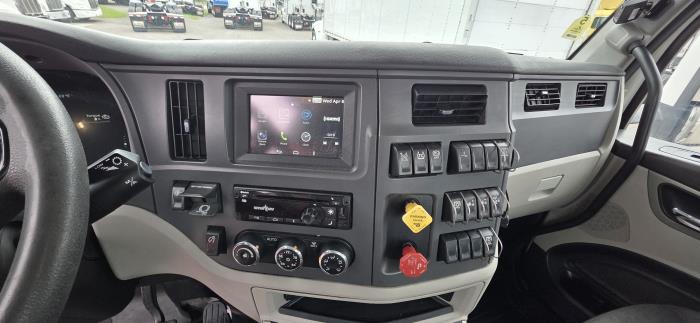 2023 Peterbilt 567-11