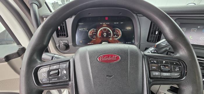 2023 Peterbilt 567-13