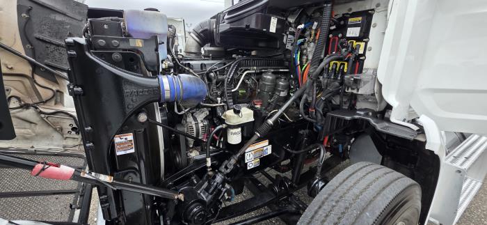 2023 Peterbilt 567-16